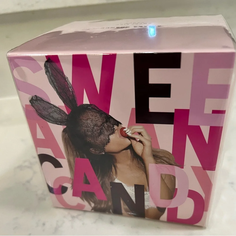 Ariana Grande Sweet Like Candy Perfume - Soft Pink 3.4 FL OZ 100 ml - Picture 5 of 8